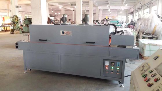 Sistema di essiccazione a infrarossi a onde corte per l'essiccazione delicata e precisa di pasta di cellulosa e prodotti in legno sensibili