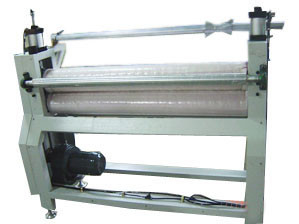 Piano di cartone o di plastica o di vetro 360-410V/50HZ Voltage Film Laminating Machine Con 6300*1550*1200mm di dimensione complessiva