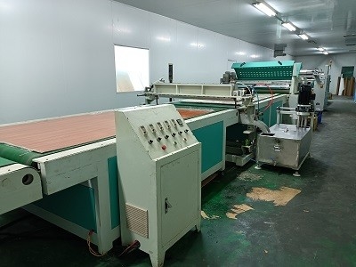 Tecnologia avanzata 1320 mm macchina per rivestimento di tende 6000 mm × 2200 mm × 1400 mm Dimensione