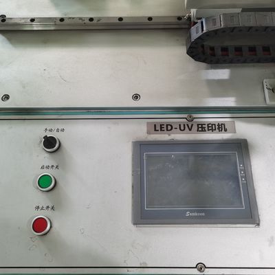 Linea di produzione di rivestimenti UV UV in incisione con colla UV per fogli acrilici di vetro