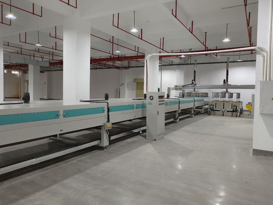Linea di rivestimento completamente automatica 24 stazioni Spin Coating Machine per prodotti stampati in polpa