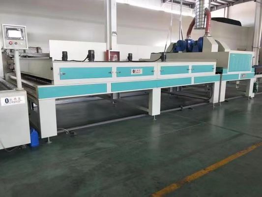 Sistema di asciugatura a infrarossi ad alta efficienza. Soluzione di asciugatura personalizzabile per lo stampaggio della pasta e i rivestimenti per la lavagna.