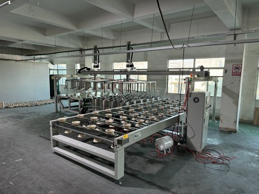 Lunga durata di vita Macchine di rivestimento per il montaggio robotico ad alta velocità per lo stampaggio della pasta 24 stazioni per il prodotto stampato della pasta