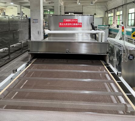Forno per l'essiccazione a microonde industriale con riscaldamento volumetrico continuo a cinghia e potenza personalizzabile