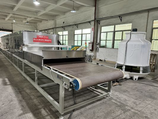 Forno per l'essiccazione a microonde industriale con riscaldamento volumetrico continuo a cinghia e potenza personalizzabile