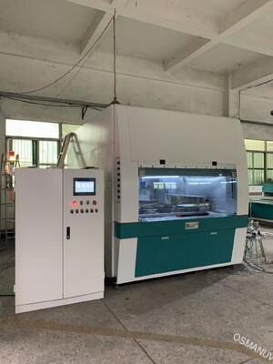 Sistema di rivestimento a spruzzo di tecnologia avanzata per il trattamento interno di alta qualità di imballaggi industriali stampati in pasta