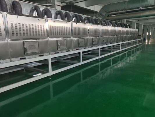 Equipaggiamento innovativo per l'essiccazione a vuoto a microonde con ampia gamma di temperature