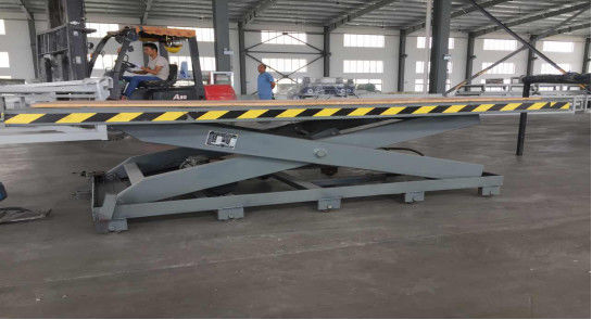 Sollevi il piccolo tipo idraulico 1800mm della Tabella dell'elevatore di altezza 2.2KW