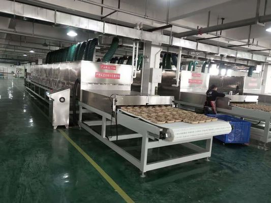 ESSICCATOIO INDUSTRIALE A MICROONDE CON NASTRO TRASPORTATORE A BASSO CONSUMO ENERGETICO – DISPOSIZIONE MAGNETRON E FLUSSO D’ARIA PERSONALIZZABILI
