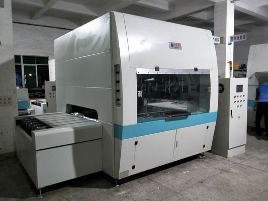 Sistema di spruzzatura automatica per rivestimento | Soluzione per l'applicazione uniforme della vernice su stampaggio di polpa e pannelli edili