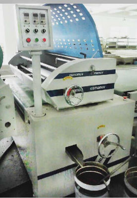 220V/50Hz Fornitura di corrente Roller trasportatori pesanti Larghezza massima del rivestimento 1000mm per il beneficio
