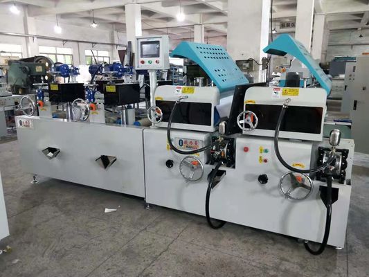 Macchina per la fabbricazione di rulli per trasportatori di rivestimento in resina con un diametro di rulli di 200-400 mm