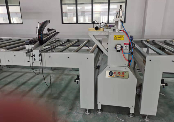 Macchina per laminare pellicole da 1600 mm con sistema di controllo PLC