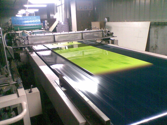 Tecnologia avanzata 1320 mm macchina per rivestimento di tende 6000 mm × 2200 mm × 1400 mm Dimensione