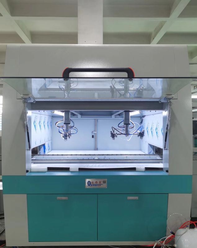 1100 mm * 410 mm * 1100 mm Macchina di rivestimento automatico a spruzzo con 1,0-1,5 mm di diametro di pistola a spruzzo