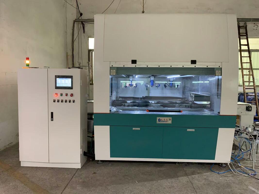 Sistema di rivestimento a spruzzo di tecnologia avanzata per il trattamento interno di alta qualità di imballaggi industriali stampati in pasta