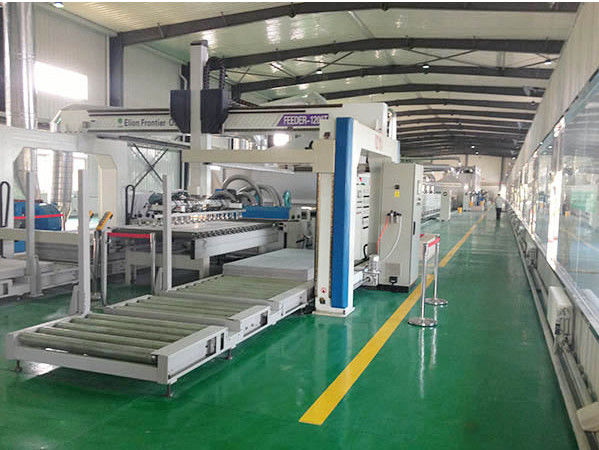 Bordo di trattamento del silicato di calcio di controllo dello SpA della macchina di rivestimento dello spruzzo di luce UV del bordo 388kw del MDF