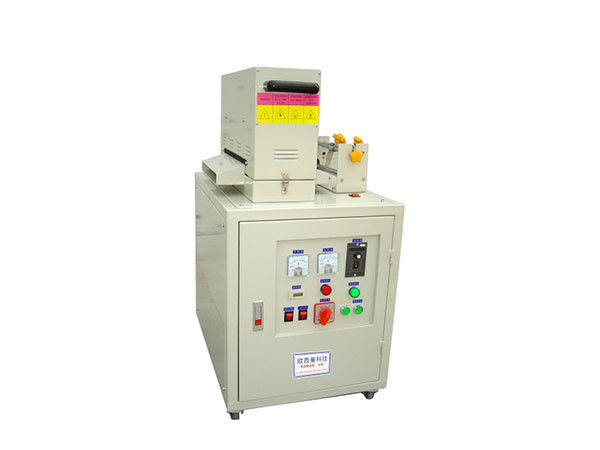 Superficie autoadesiva dell'etichetta che stampa inchiostro UV o verniciare irradiamento leggero viola UV che cura macchina