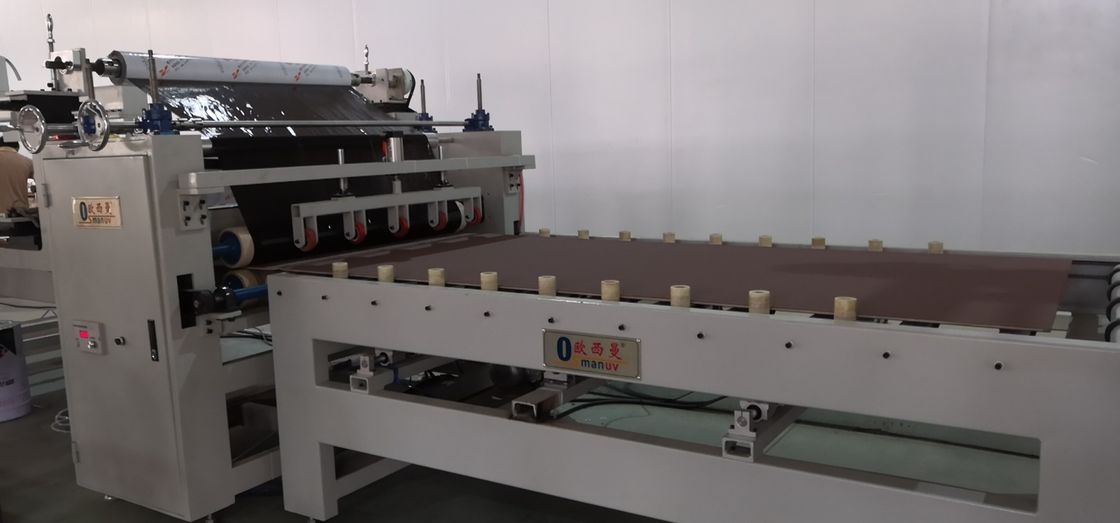 Macchina per la laminazione di pellicole da 2 m, Macchina per la laminazione di fogli di schiuma di PE bianco per vetro, fogli d'acciaio, acrilico