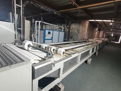 Macchina di rivestimento UV ad alta automazione con tecnologia di rivestimento ad alta affidabilità
