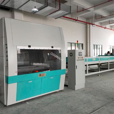 Macchina per rivestimento a spruzzo oscillante per mobili e pannelli