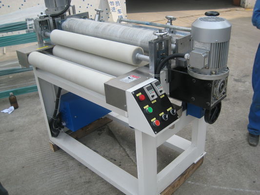 Macchina di rivestimento UV dello spruzzo del rullo per il cuscinetto piano di legno 620Mm KHV del pannello del PVC