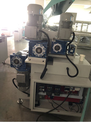 220V/50Hz Power Supply Conveyor Roller Manufacturing Machine 500kg Capacità di carico